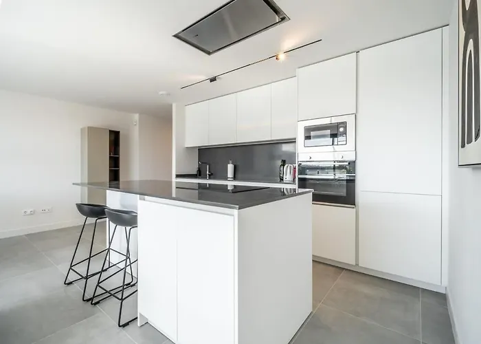 Luxury Oasis Escape إِستيبونا