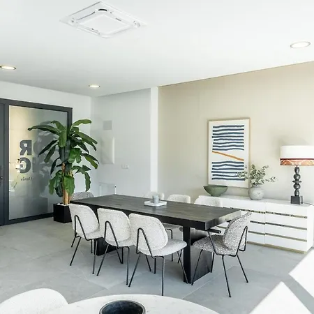 Luxury Oasis Escape アパート *