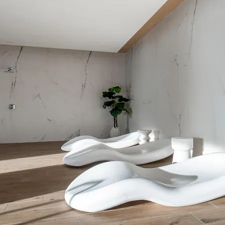 Luxury Oasis Escape * エステポナ