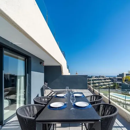 Daire Luxury Oasis 2 Bed Apartment With Scenic Views