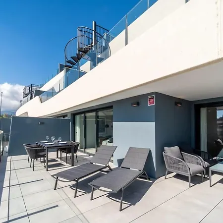 Daire Luxury Oasis 2 Bed Apartment With Scenic Views *