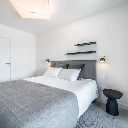 Luxury Oasis 2 Bed Apartment With Scenic Views Daire Estepona