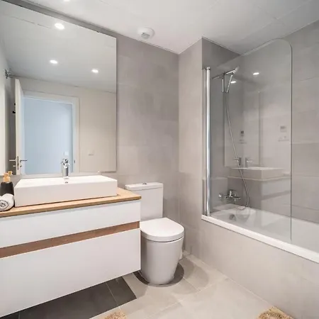 Luxury Oasis Escape アパート