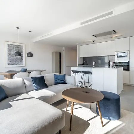 Luxury Oasis 2 Bed Apartment With Scenic Views Daire