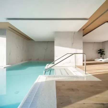 Daire Luxury Oasis 2 Bed Apartment With Scenic Views *